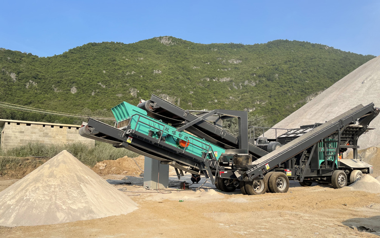 輪胎移動反擊式制砂機